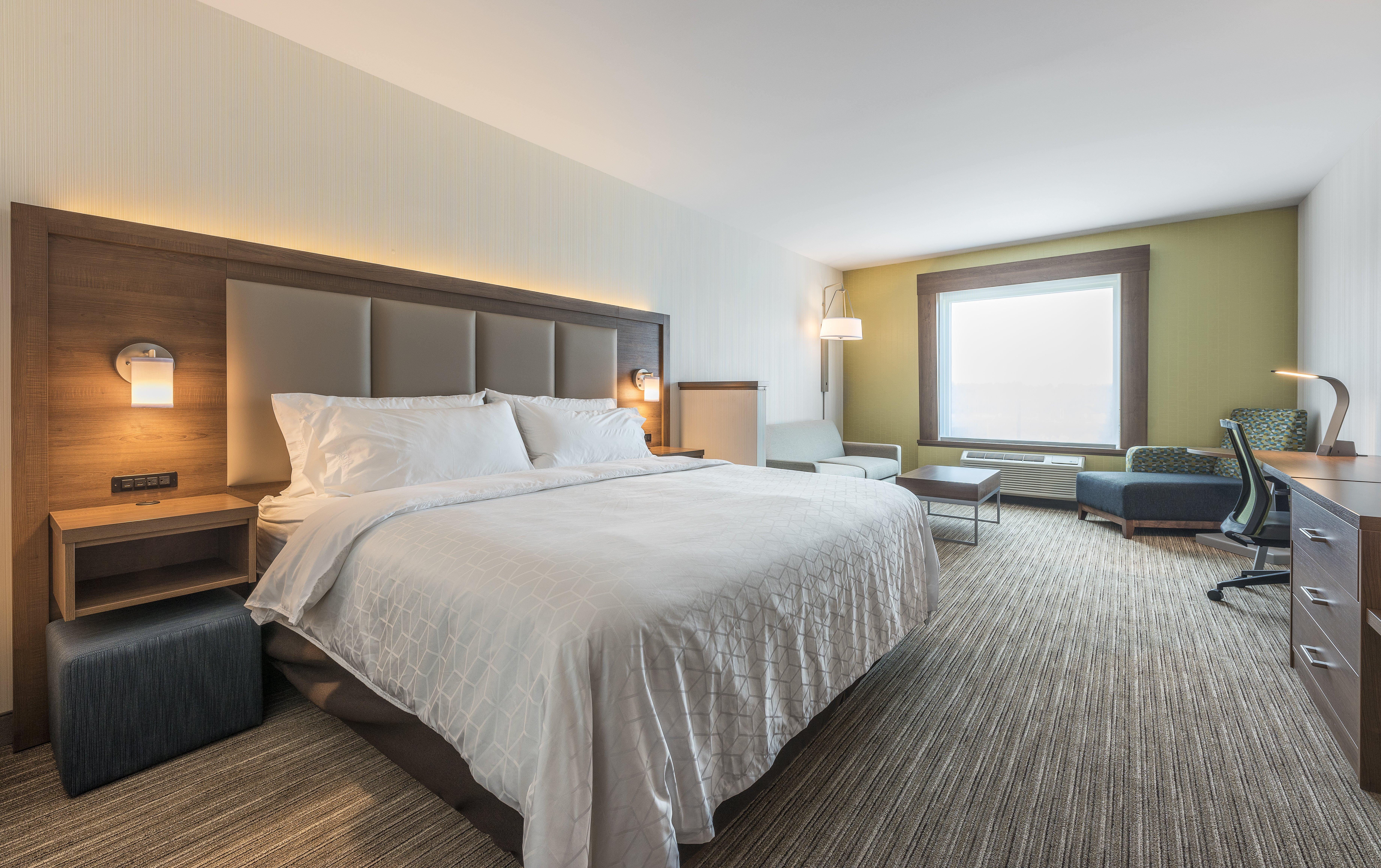 Holiday Inn Express & Suites Moncton By Ihg Exterior photo