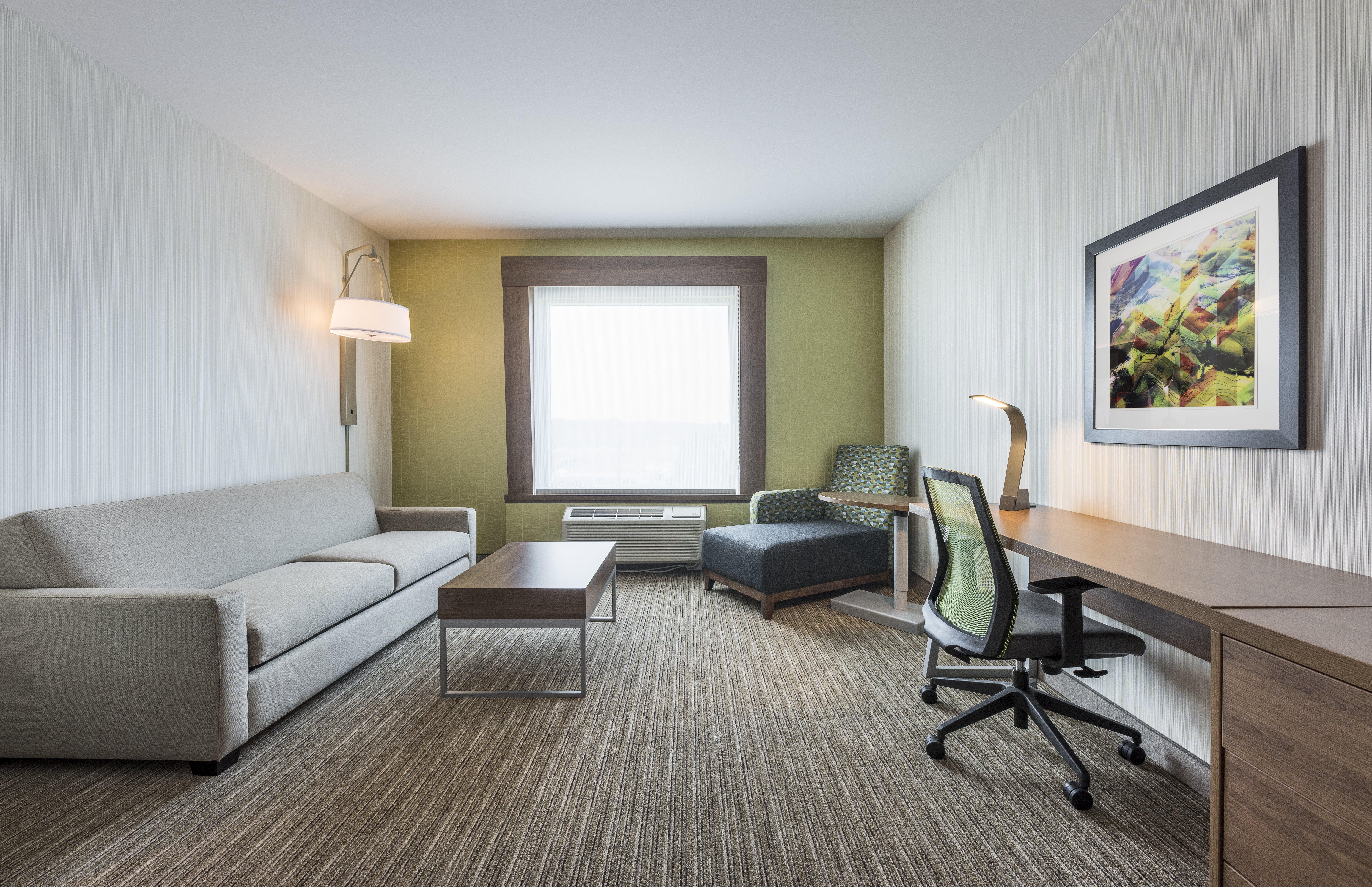 Holiday Inn Express & Suites Moncton By Ihg Exterior photo