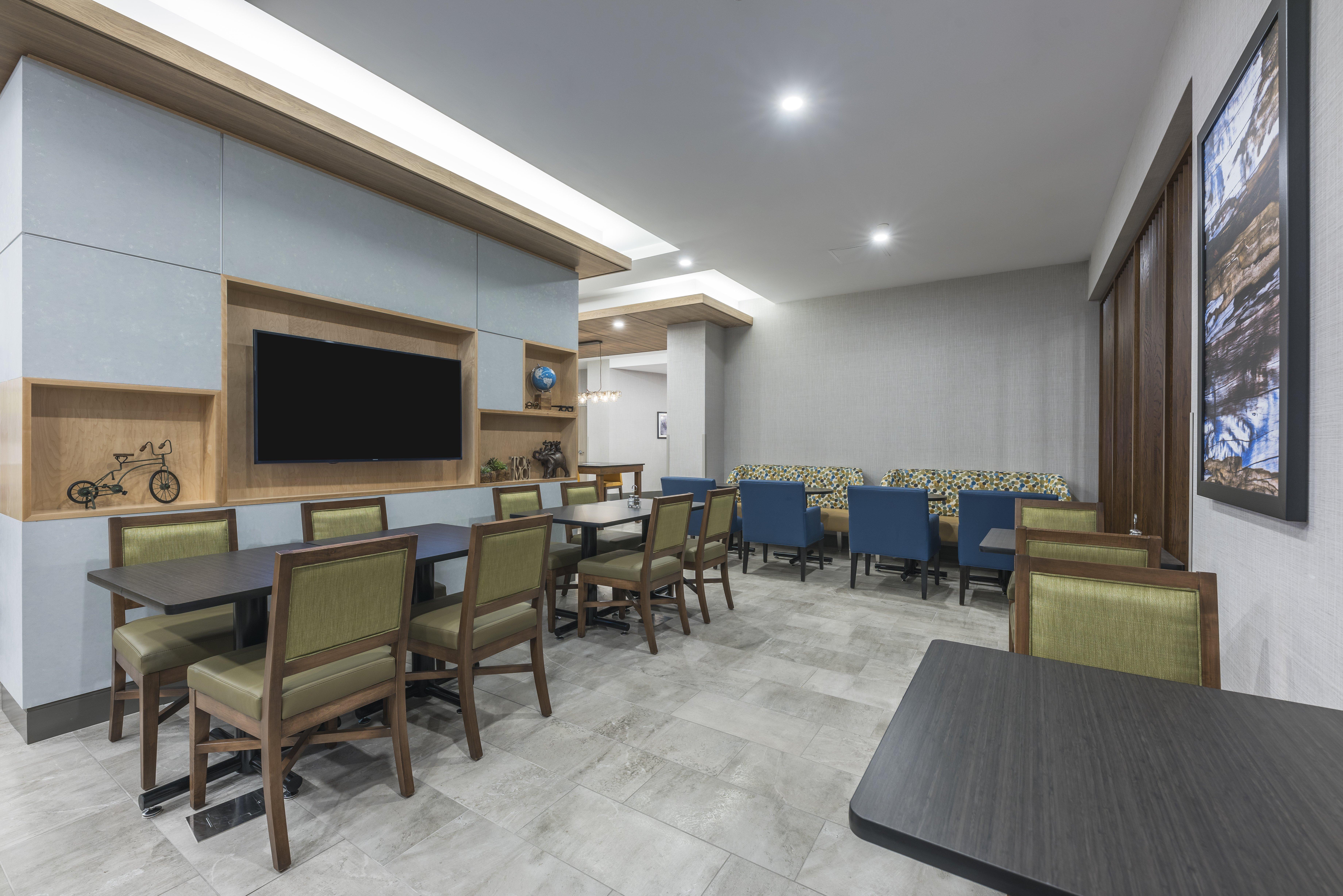 Holiday Inn Express & Suites Moncton By Ihg Exterior photo