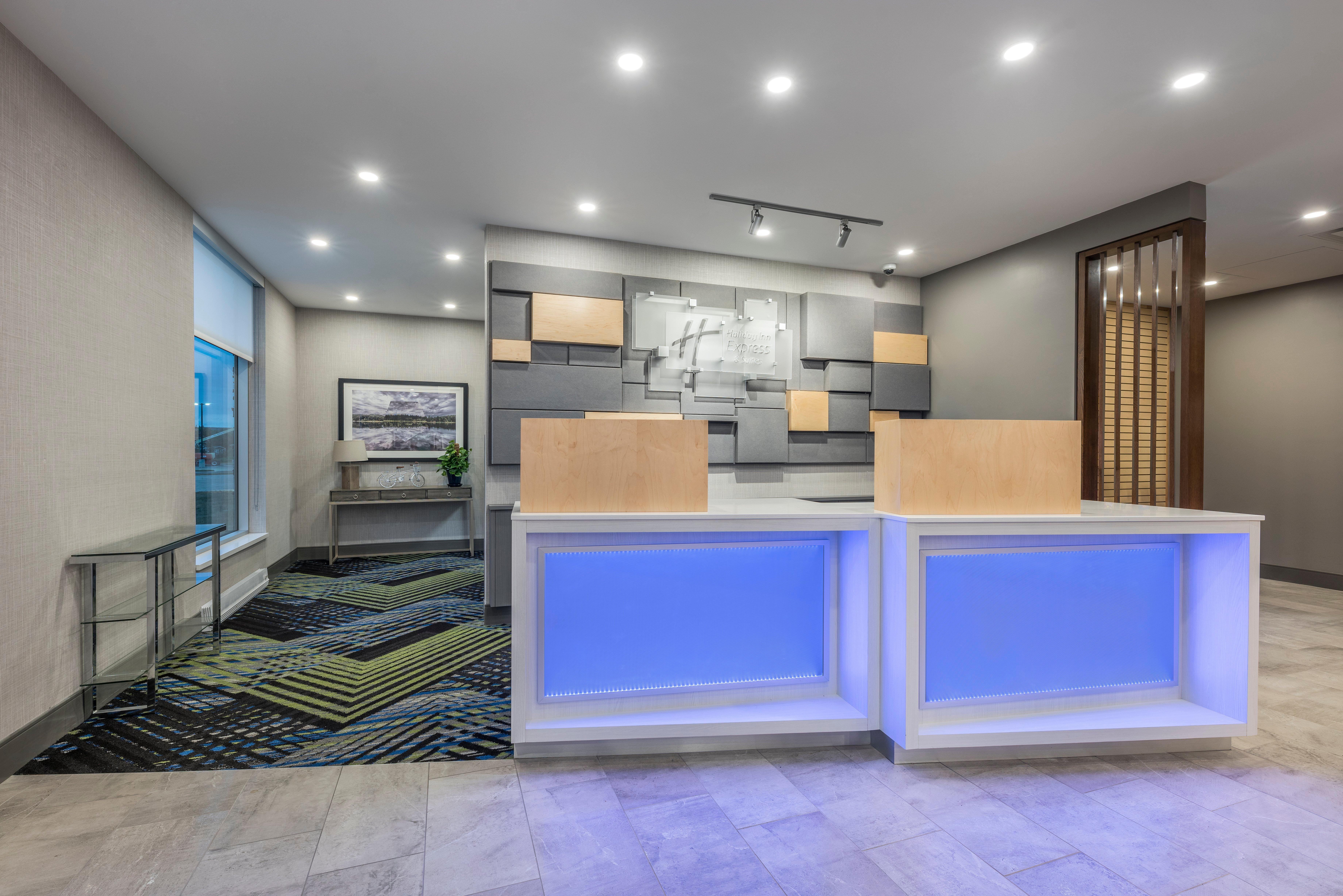 Holiday Inn Express & Suites Moncton By Ihg Exterior photo
