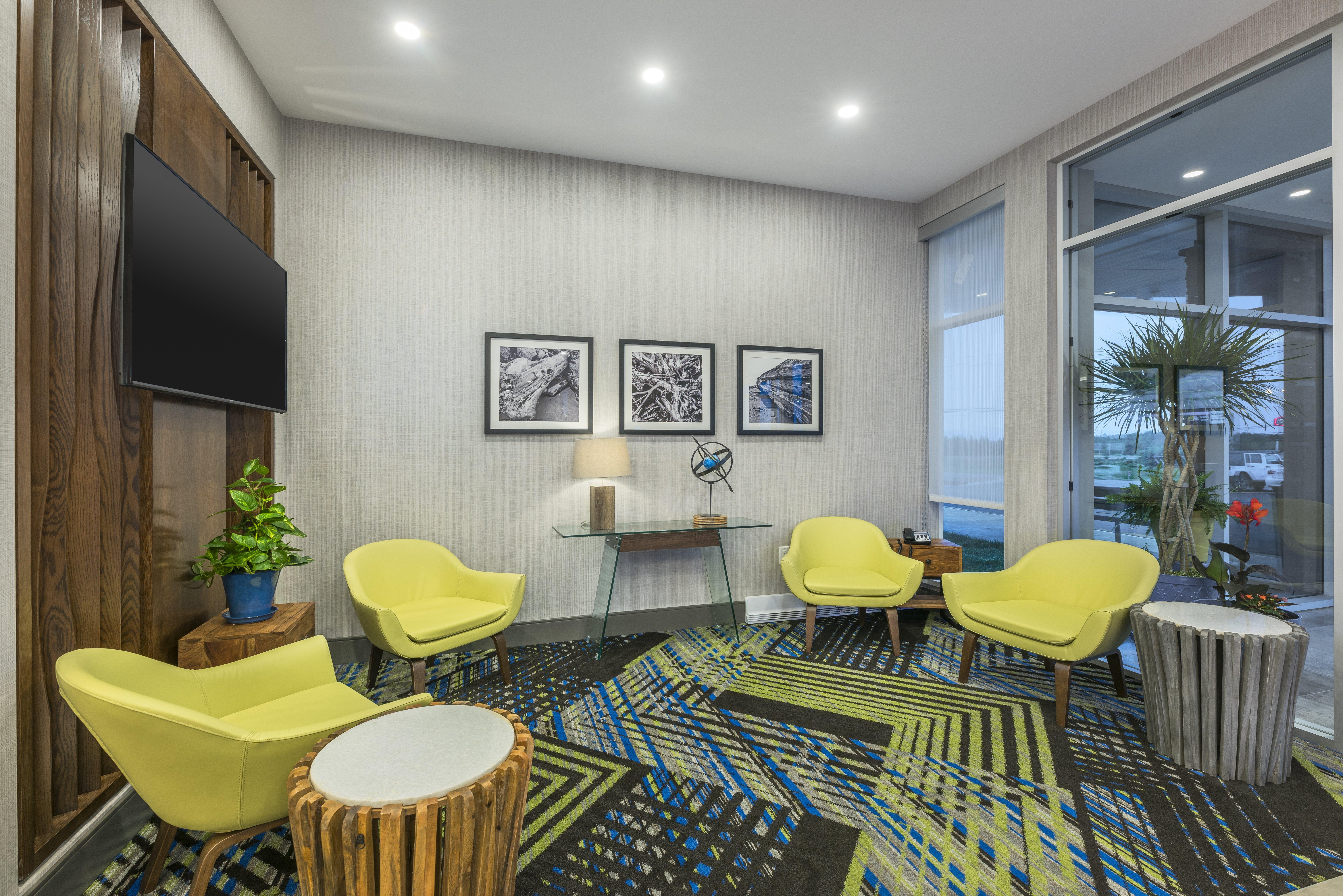 Holiday Inn Express & Suites Moncton By Ihg Exterior photo